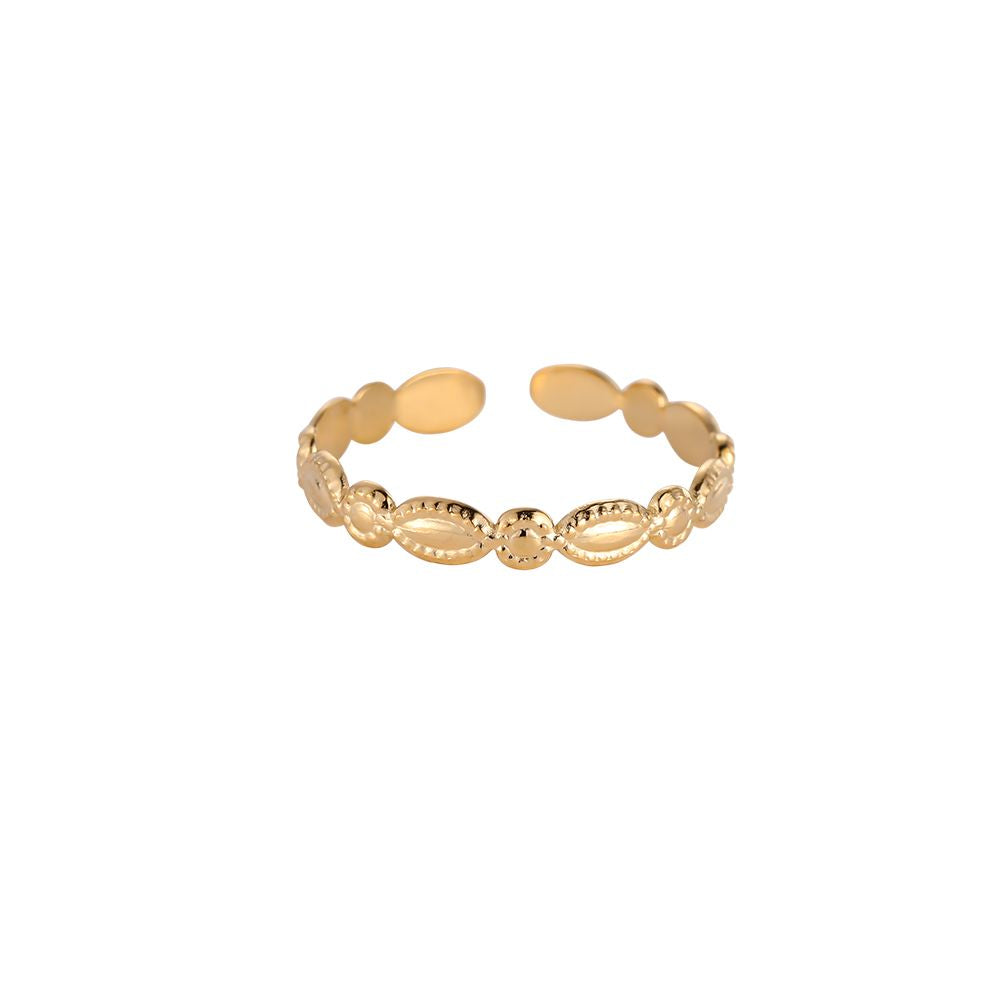 Simple decorated ring